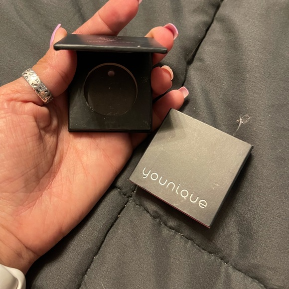 Single Pressed Shadow Holder - Picture 2 of 2